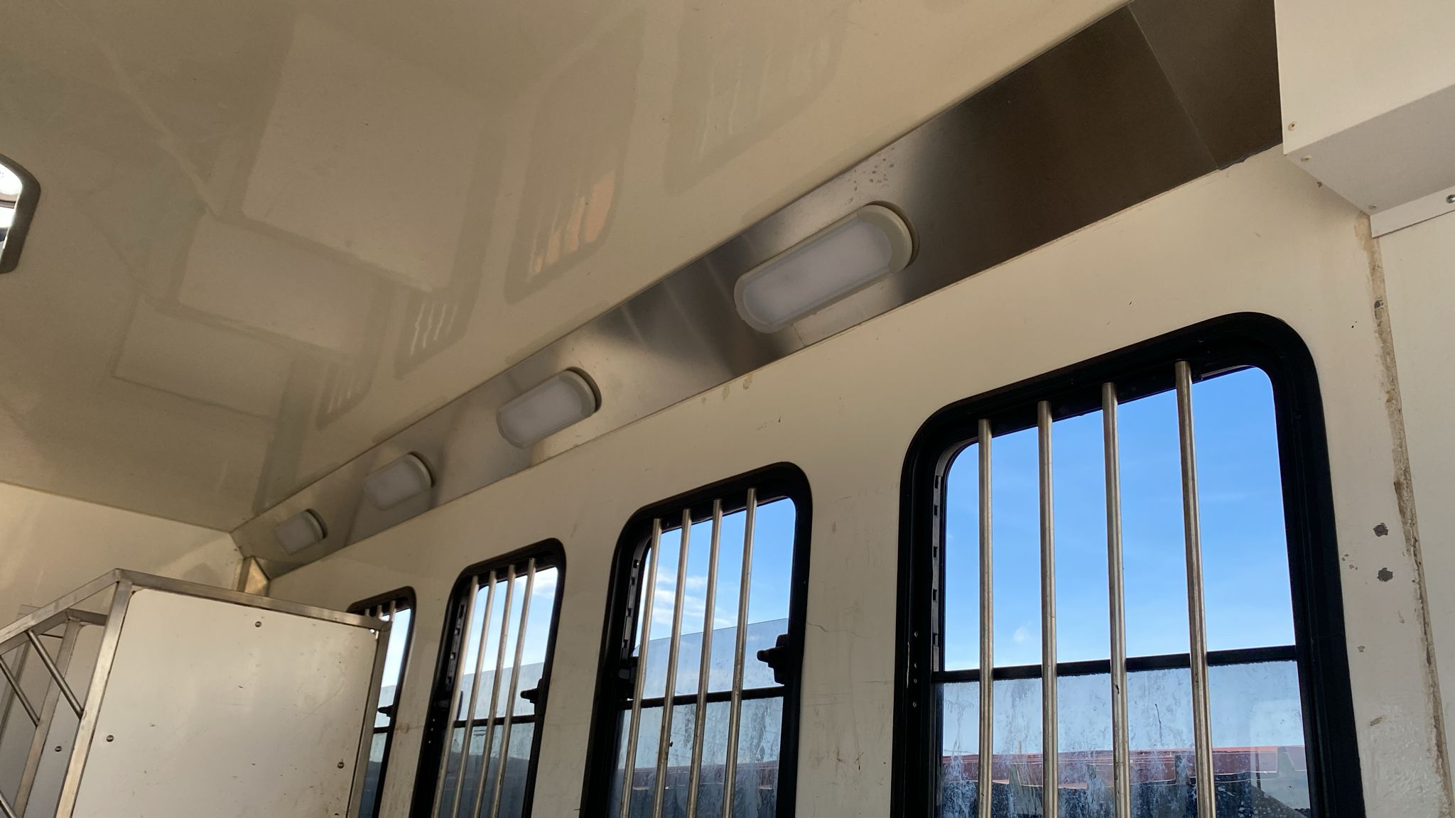 Camion trasporto cavalli usato IVECO EUROCARGO - HORSE MOVE