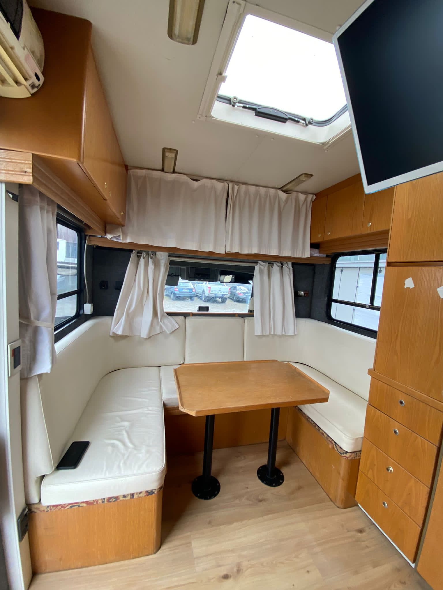 IVECO EUROCARGO TRASPORTO CAVALLI CON LIVING 