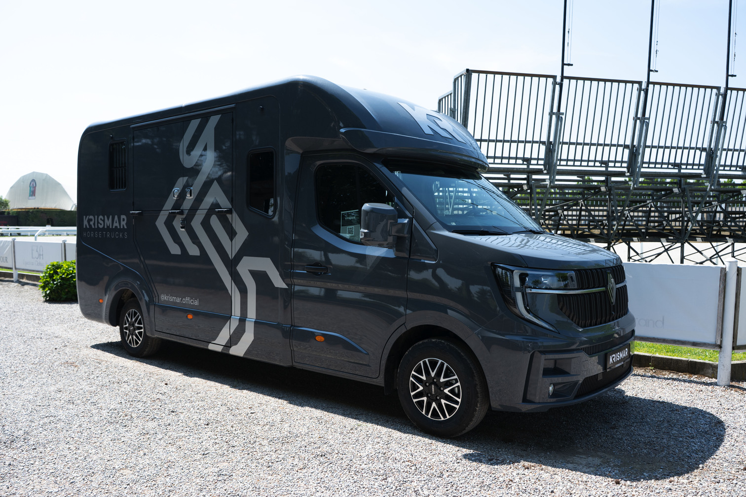 PRONTA CONSEGNA - Krismar Renault Master Stalloni Doppia Cabina - Horse Move: la piattaforma per il trasporto cavalli. Noleggia mezzi, trova trasportatori. Confronta prezzi, leggi feedback, paga sicuro.