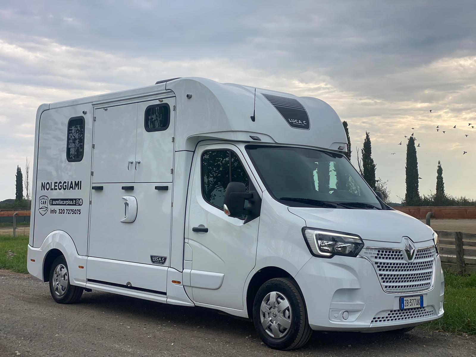 Renault Master - Horse Move: la piattaforma per il trasporto cavalli. Noleggia mezzi, trova trasportatori. Confronta prezzi, leggi feedback, paga sicuro.